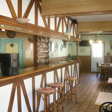 Des Etangs Hotel Roussent